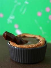 Tarte aux Carambars®
Photo : © Emmanuel Auger / Stylisme : Sonia Ezgulian