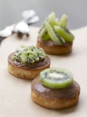 Tarte aux Kiwis de l'Adour et à la Mousse au chocolat
Photo : © Jean-Claude Amiel