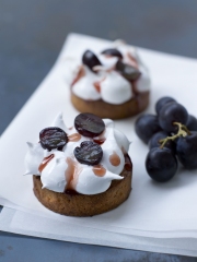 Tarte au Muscat du Ventoux AOP, meringue italienne et gelée de groseille
Photo : © Jean-Claude Amiel