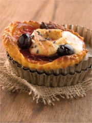 Tartelette croustillante au banon, citron confit, griottes et lavande
Photo : © Pierre-Louis Viel pour le CIFC