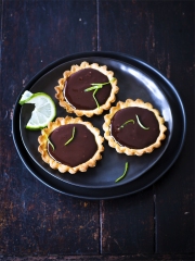 Tartelettes au chocolat, gingembre et citron vert
Photo : © Amélie Roche