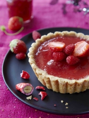 Recette Tartelettes aux framboises et aux pralines roses à la Confiture de Fraises