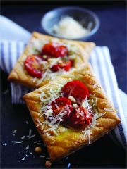 Tartes aux Tomates-Cerise, Pignon et Parmigiano Reggiano
Photo : © Parmigiano Reggiano