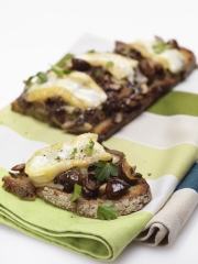 Tartine de Reblochon aux champignons
Photo : © F. Waldman