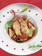 Terrine de foie gras de canard marbré au concentré de tomates Mutti, accompagné d'un chutney de tomates concassées
Photo : © Mutti
