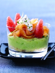 Recette Tiramisu de saumon fumé, avocat, pamplemousse rose