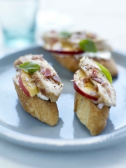 Toasts suprêmes de pintade et nectarine
Photo : © J.C Amiel / G Poidevin pour CIP