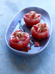 Tomates farcies aux fraises
Photo : © JC. Amiel / Natacha Arnoult / Tomates et Concombres de France