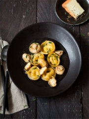Tortellinis de Maroilles Fauquet aux Champignons du moment et bouillon
Photo : © Virginie Garnier / Maroilles Fauquet