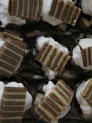 Triffle de poires au fudge et Spekkoek
Photo : © Thalys