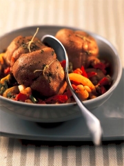 Tripoux d'agneau aux poivrons
Photo : © Confédération Nationale de la Triperie Française (CNTF)