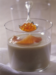 Velouté d'endives à la Truite fumée et oeufs de Truite
Photo : © Studio Mixture / CIPA