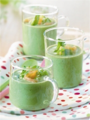 Velouté de mâche et avocat au saumon fumé
Photo : © St Hubert