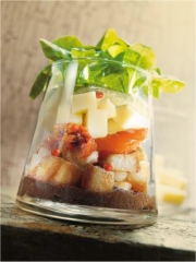 Verrines de tomates confites et olives au Beaufort
Photo : © Atelier Sylvain Madelon