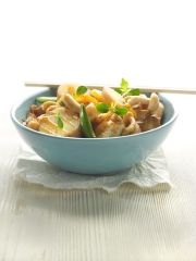 Wok de pommes de terre et poulet aux petits légumes
Photo : © Les pommes de terre, tellement de caractères