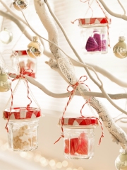 Idée de décoration avec des pots de confiture Bonne Manan
Photo : © Bonne Maman