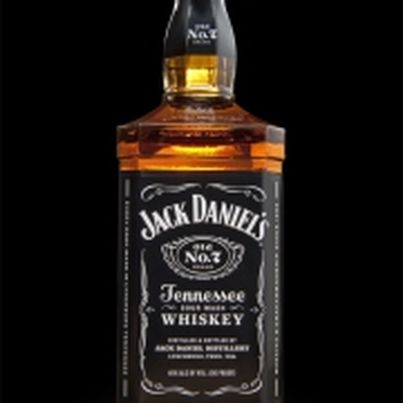 La célèbre bouteille de 'Old n°7' de Jack Daniel's évolue