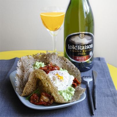 Aumonières de Sarrasin au Caviar de Petits Pois et son Oeuf Poché