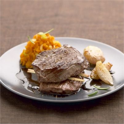 Bavette de boeuf saignante, chocolat épicé et potiron écrasé à la citronnelle