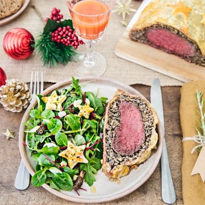 Bœuf en Croûte, Salade de Mâche, Roquette et Betterave