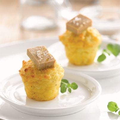 Bouchées de pommes de terre soufflées au foie gras