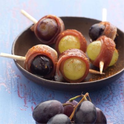 Bouchée de raisins au jambon cru et au piment d'Espelette