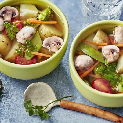Bouillon Thaï de Pommes de Terre et Légumes Croquants