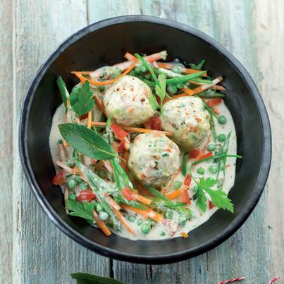 Boulettes de poisson, crème épicée au laurier