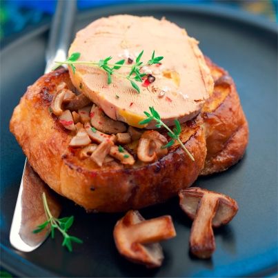 Brioche perdue à la crème de champignons et foie gras