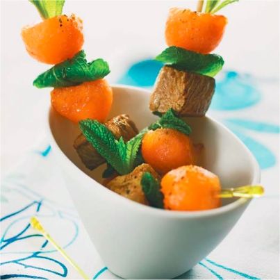 Brochettes d'agneau à la menthe et au melon