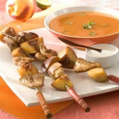 Brochettes de suprêmes de pintade marinés au barbecue