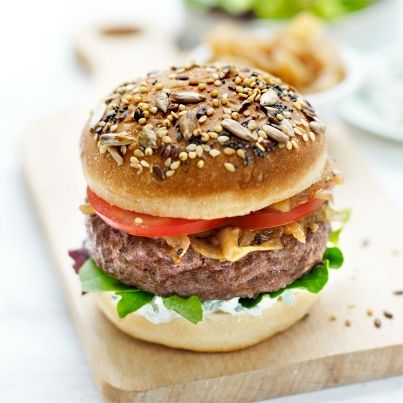 Burger au Roquefort et Chutney d'Oignons au Miel et Paprika
