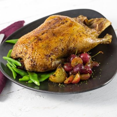 Canard de Barbarie rôti, caramel d'échalote au vinaigre de cidre et jubilé de fruits