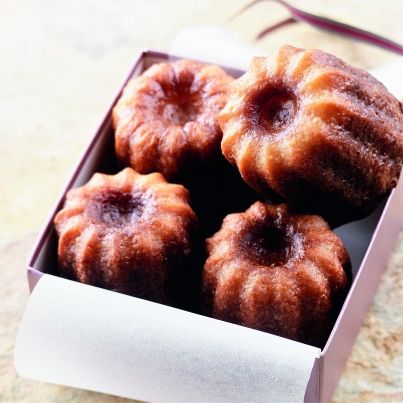 Cannelés bordelais