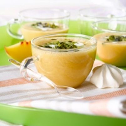 Capuccino de pêches d'ici glacées aux pistaches