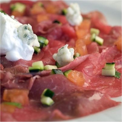 Carpaccio de bœuf au Roquefort