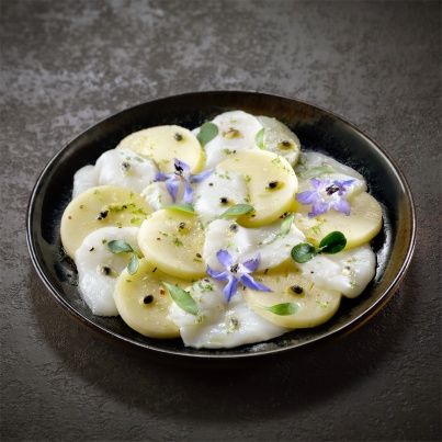 Carpaccio de St-Jacques, Fromage Abondance et Fruit de la Passion