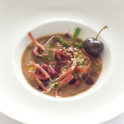 La cerise sur le gaspacho de Jambon Serrano
