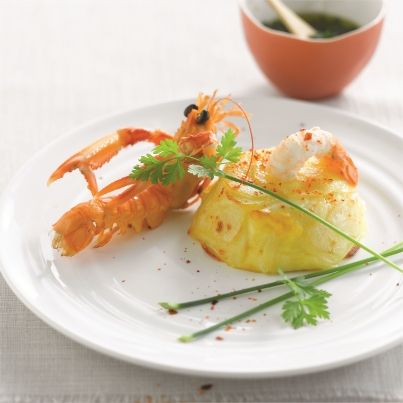 Chartreuse de pommes de terre et langoustine sauce vierge
