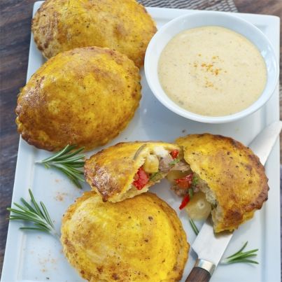 Chaussons à l'agneau, curry et romarin
