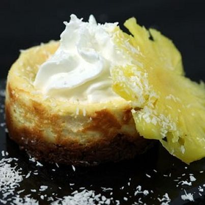Cheesecake coco rhum et ananas, chantilly au lait de coco