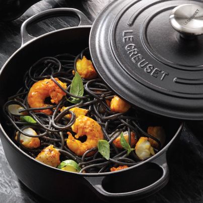 Cocotte de spaghetti noirs aux langoustines