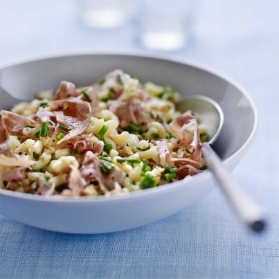 Coquillettes façon risotto à l'huile de truffe, jambon cru Aoste et noix