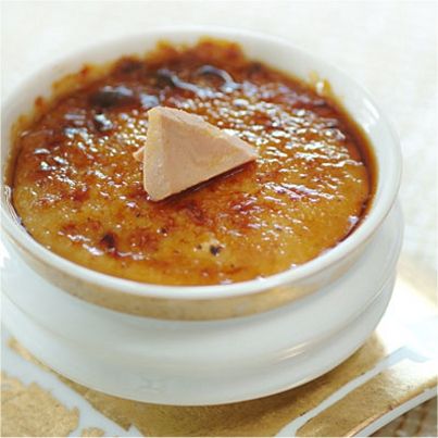 Crème brûlée au foie gras et fruits secs concassés
