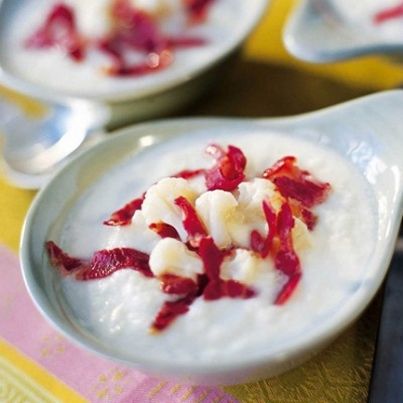 Ramequins de crème de chou-fleur froide à la pancetta grillée