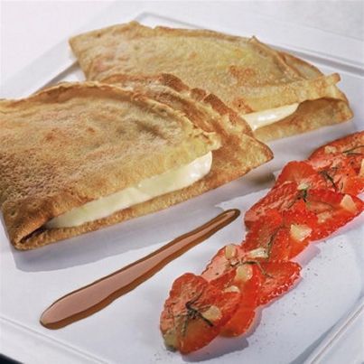 Crêpes au citron et fraises, jus façon Suzette