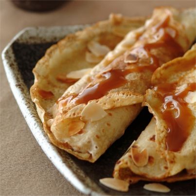 Crêpes à la crème de confiture de lait flambées au Brandy