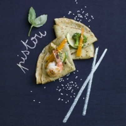Crêpes aux crevettes, légumes croquants et pistou