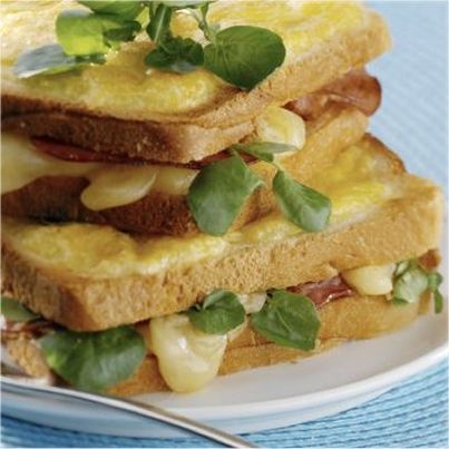Croque-monsieur à l'emmental et au bacon