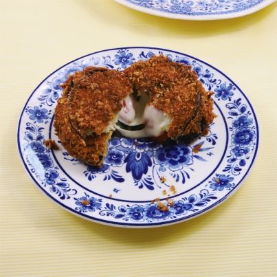 Croquettes d'aubergine farcies à la provola et aux tomates confites